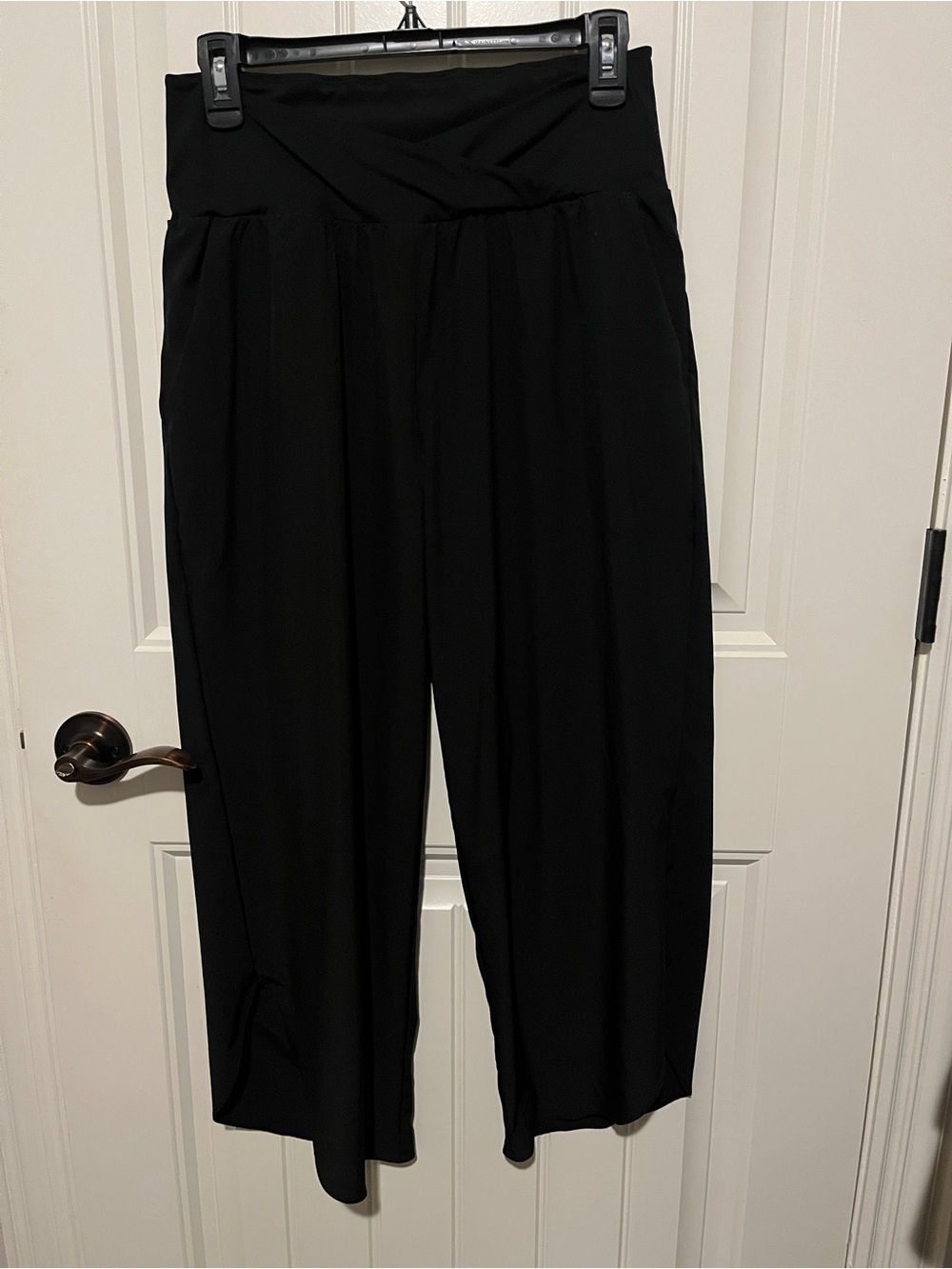 HALARA Black Cropped Wide-Leg Pull-On Pants
